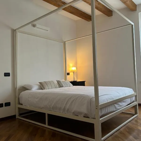 Casa Enzo - Near the city centre, hotel v destinaci Modena