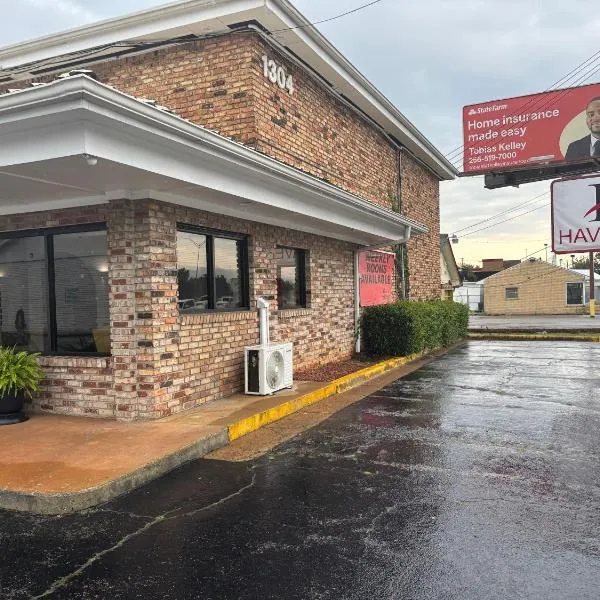 Hotel O Haven Inn Huntsville AL US 72、ハンツビルのホテル