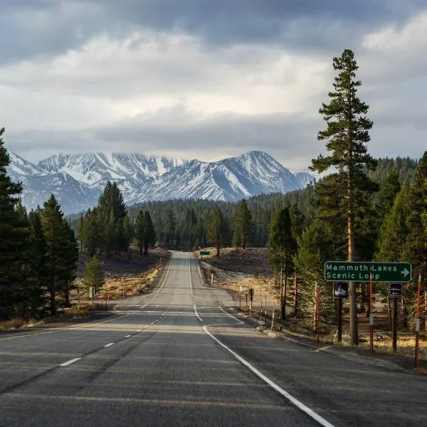 Fireside Pool Access Hot Tub & More, hotel in Mammoth Lakes