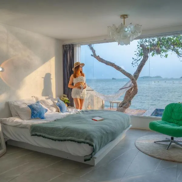 White Beachfront Pool Villa Koh Larn、ラン島のホテル