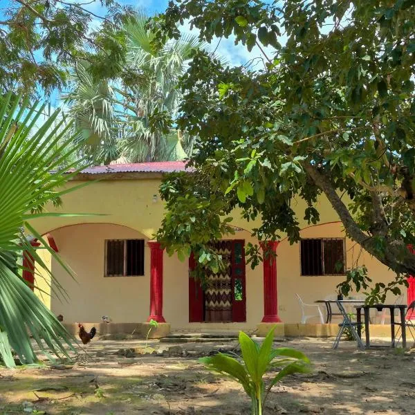 Sunshine Guesthouse Bafuloto, hotel in Bafuloto