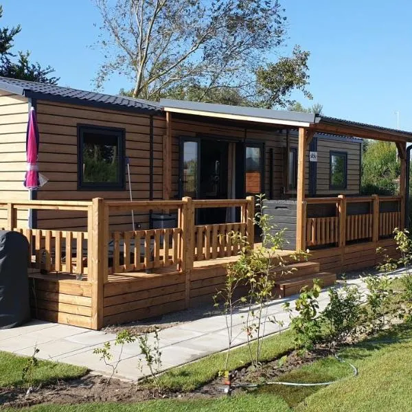 Sfeervol chalet Renesse 3 slpk 2 badk airco, hotel em Renesse