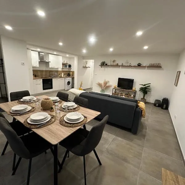 App 4-6 Pers - Terrasse - Calme - Reposant, hotel in La Chambre