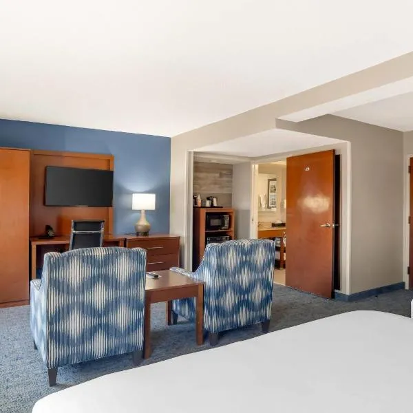 Comfort Suites near Birkdale Village- Huntersville, hotel a Huntersville