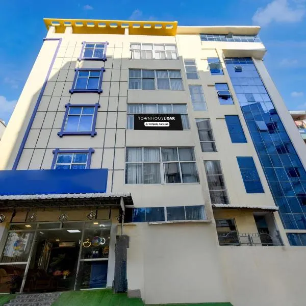 Townhouse Oak Q-City Techno Park, ξενοδοχείο στο Χιντεραμπάντ