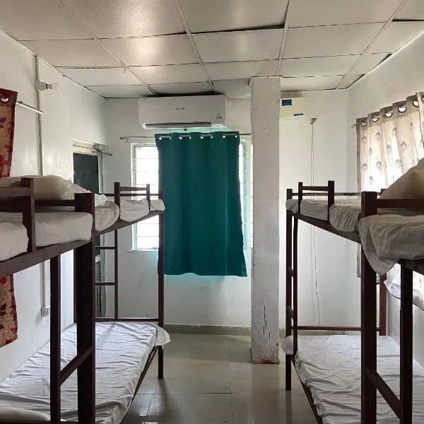 JAI MATA DI DORMITORy, hotel in Muzaffarnagar