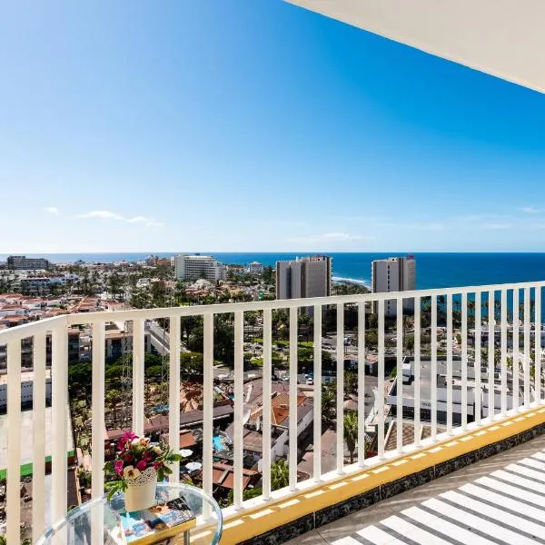 Beach apartment in Las Americas, hotel in Arona