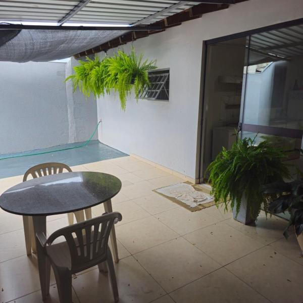 Casa Inteira em Umuarama 2 Quartos 5 Min do Centro - Foto 4