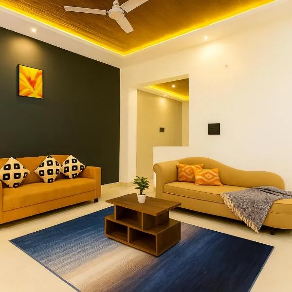 Home Escape Azure 3BHK Bunglow Near Apollo DB City, hotel in Indore