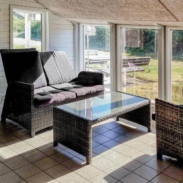 Awesome Home In Ringkøbing With Sauna, hotel in Søndervig