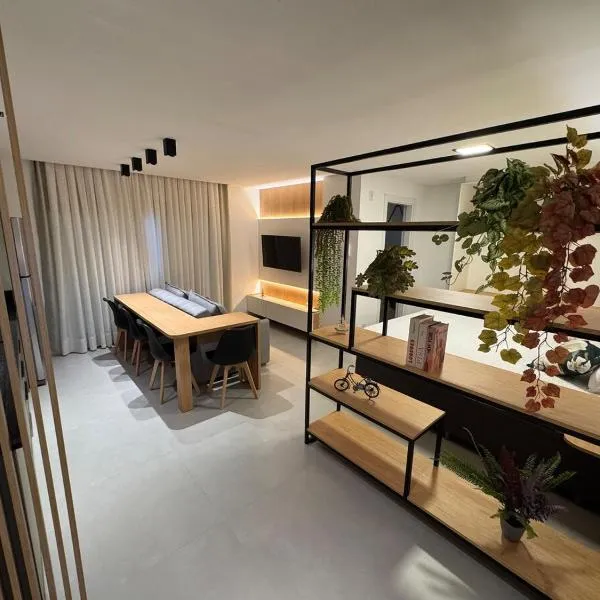 Loft novinho ao lado da Vila Germanica em Blumenau, hotel em Blumenau