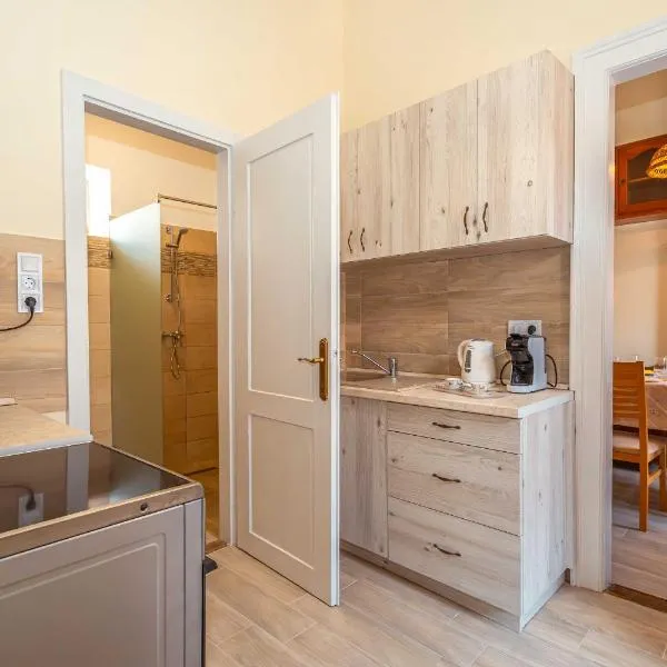 City apartman with piano, hotel in Keszthely