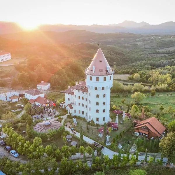 Keshtjella Duka – hotel w mieście Rrëshen