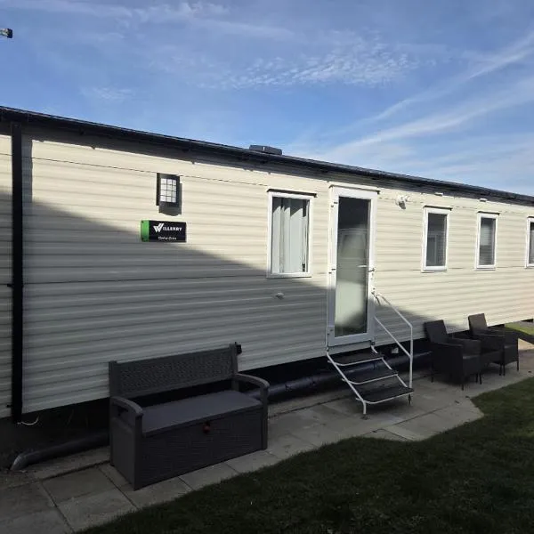 zucolli's Caravan at Trecco Bay Holiday Park, hotel in Porthcawl