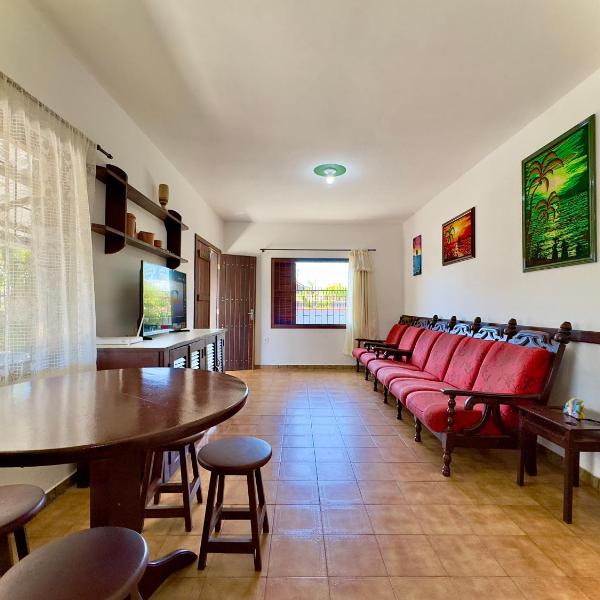 Casa Completa em Penha a poucos passos da PRAIA com Wi Fi TV e Cozinha Equipada Churrasqueira Privativa Ares condicionados Perfeito para Férias em Família Reserve agora mesmo! - Foto 5