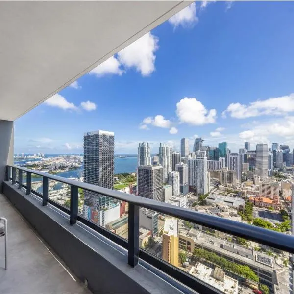 Downtown 1-BD Condo with City Views, Hotel in Miami