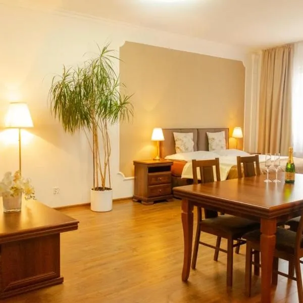CORNER HOUSE, hôtel à Lučenec