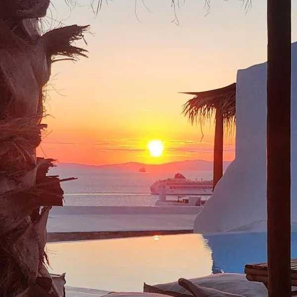 ELLI TROPiCAL LUXURY SUITES SUNSET-INFINITY POOL- SEA SIDE-NEAR CENTER PARKING, ξενοδοχείο στη Μύκονο Χώρα