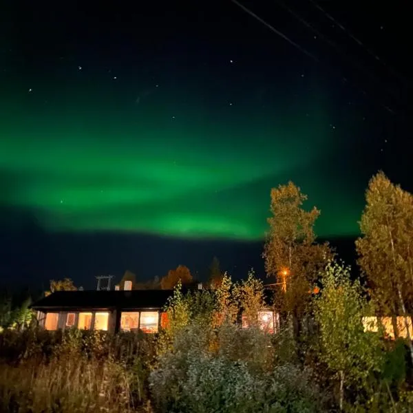 Cheap Apartment near airport with included parking, washer and dryer Always Ready Finhaugveien 5, hotel in Evenesmarkja