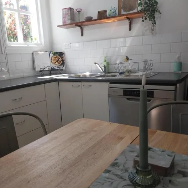 Lavender Cottage - Cute, Cosy & Pet Friendly, hotel en Ballarat