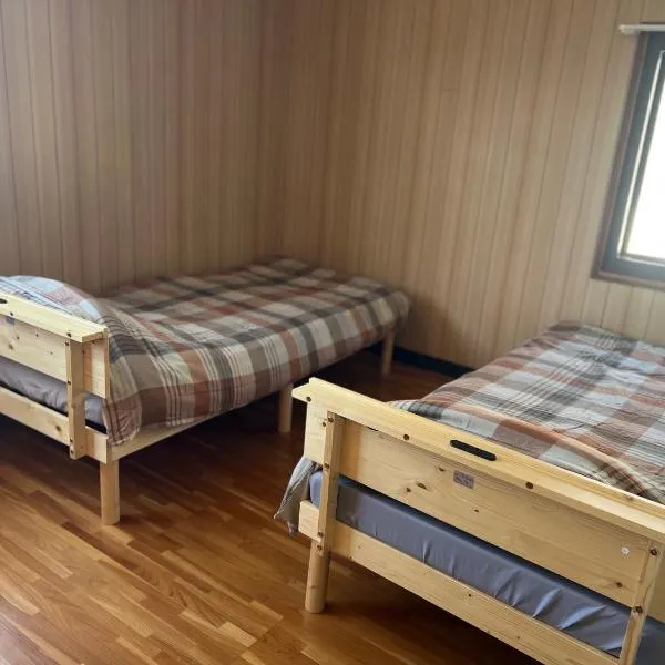 ゲストハウスまみむ, hotel v destinaci Mamihara