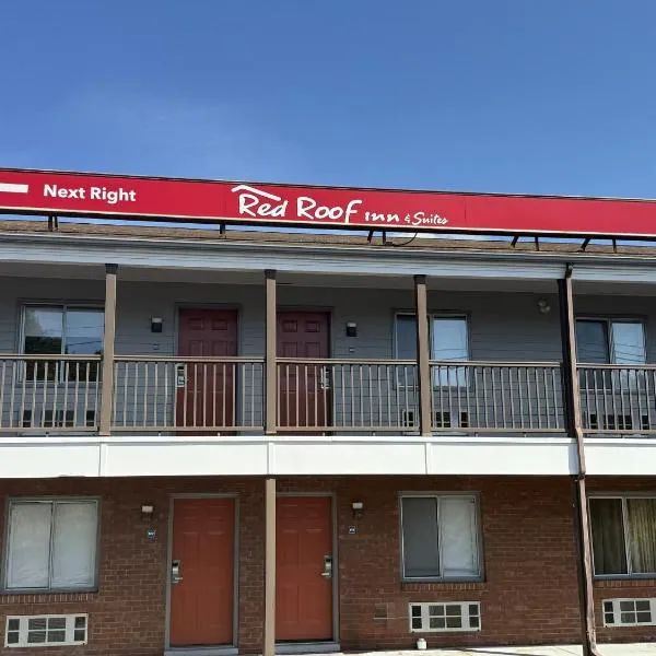 Red Roof Inn & Suites Swansea, hotel in Swansea