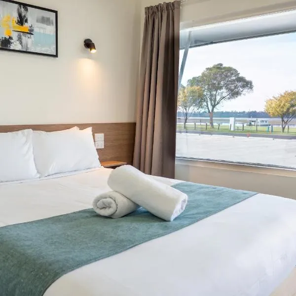 Bayside Hotel, hotel in St Helens
