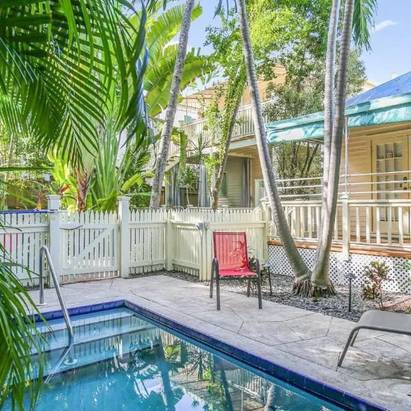 Paradise Place by AvantStay Key West Old Town Condo w Shared Pool, hotel v destinaci Key West