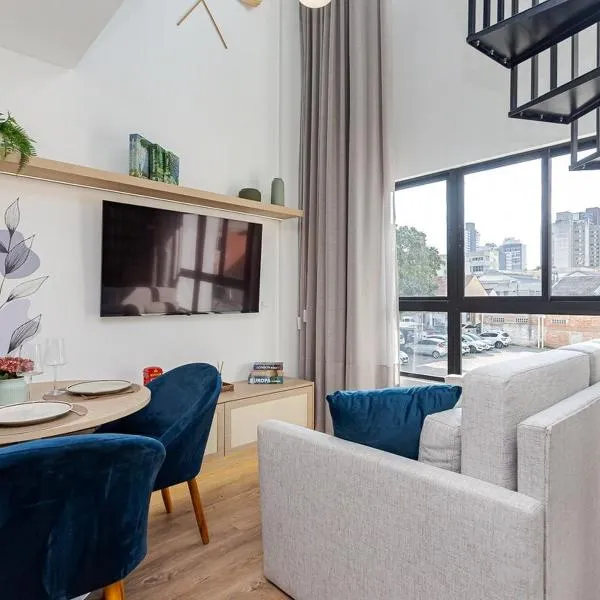 Apartamento Duplex até 4 Pessoas com Vaga - TAKE DUPLEX, hotel i Curitiba