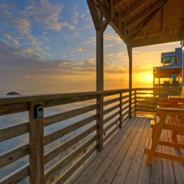 Panoramic Water Views Shared Pool Boat Dock Bayside Lodge by AvantStay, hotel in Padre Island