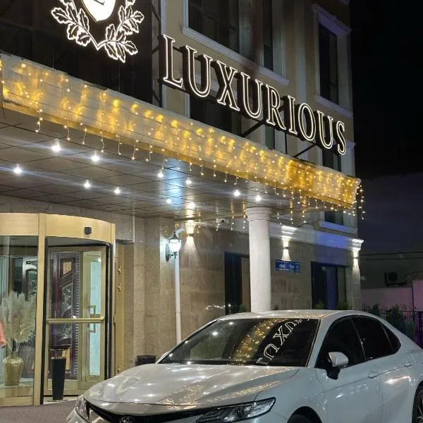Luxurious, ξενοδοχείο σε Taraz