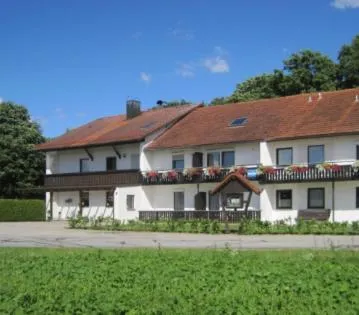 Haus am Waldrand, hotel in Bad Füssing