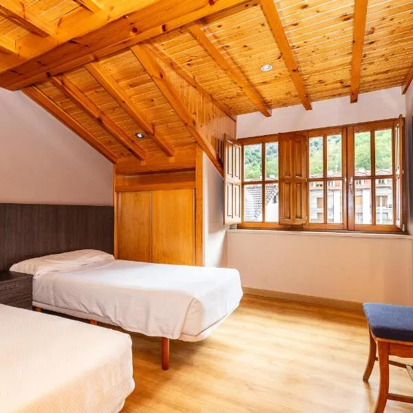 PENSION CASA MIÑO, hotel in Pola de Somiedo