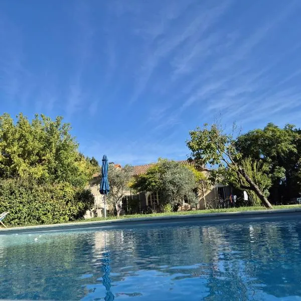 LA LEZARDIERE CHEZ HUGUES, hotel v destinaci Saint-Rémy-de-Provence