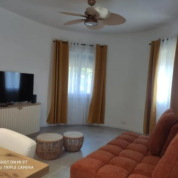 Chez Lulu, au pied de la Dolce Via، فندق في La Voulte-sur-Rhône