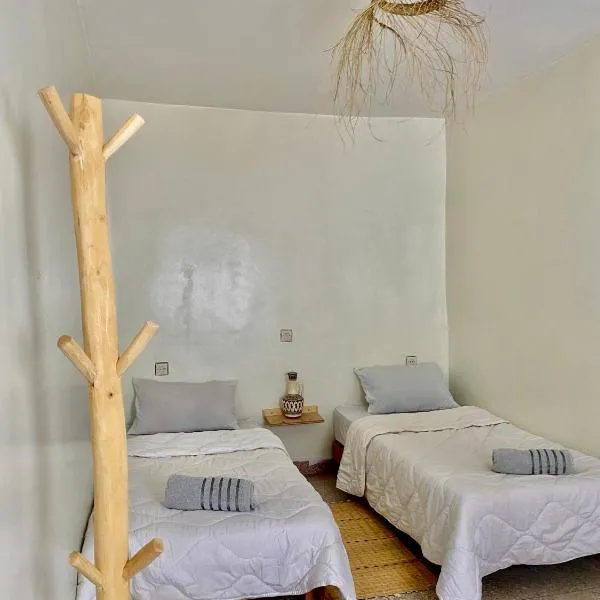 Titryte Surf House, hotel in Aourir
