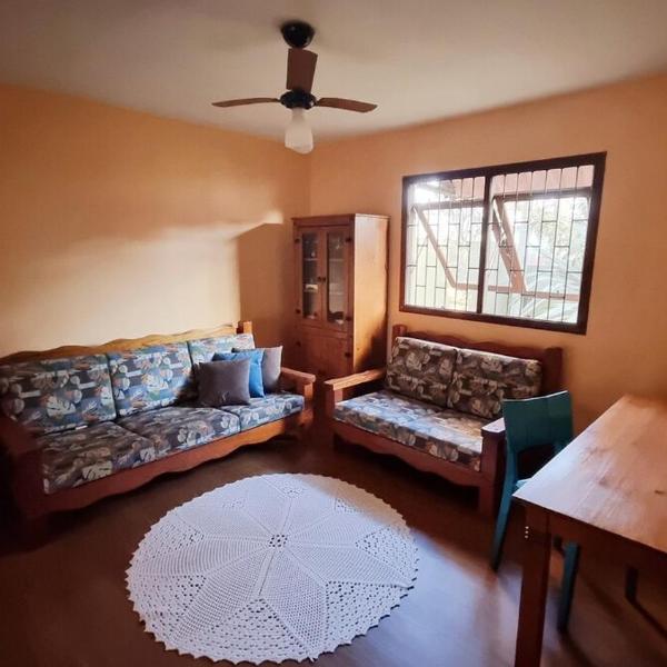 Casa entre a praia e a lagoa pequena