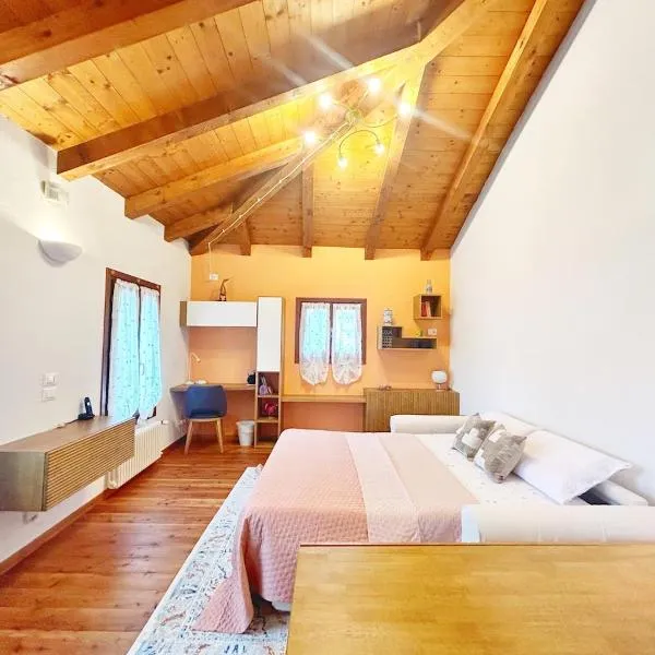 open space apt - comodo a Venezia, hotel en Treviso