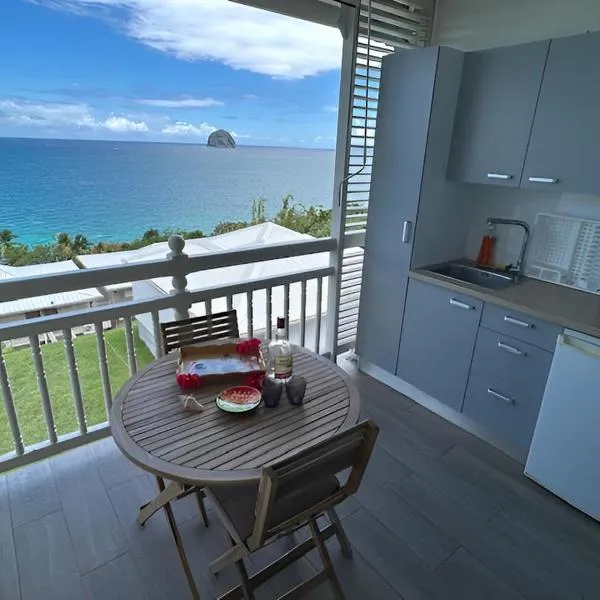 Diamant Bleu studio, piscine, vue mer, hotel en Le Diamant