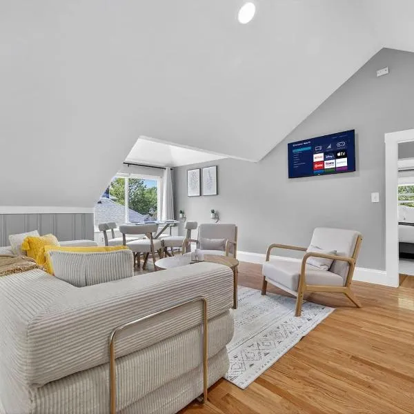 Charming 1BR apt in Boston with Free Parking, hotel a Boston