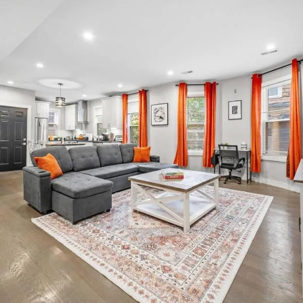 Luxury 3BR apt in Boston with Roku TV, hotel in Boston