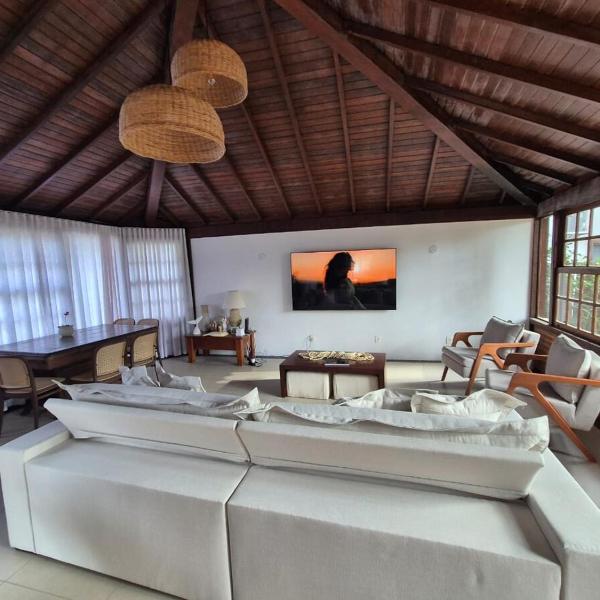 House 200 meters from Manguinhos beach