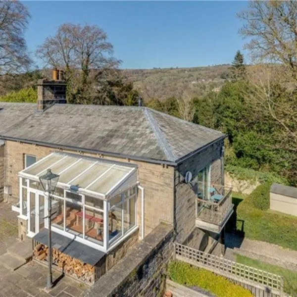 Folly View - Private, peaceful apartment with stunning views., hotel in Pateley Bridge