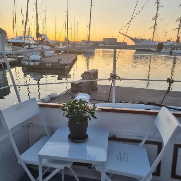 Downtown Boat-Apartment, hotel a Göteborg
