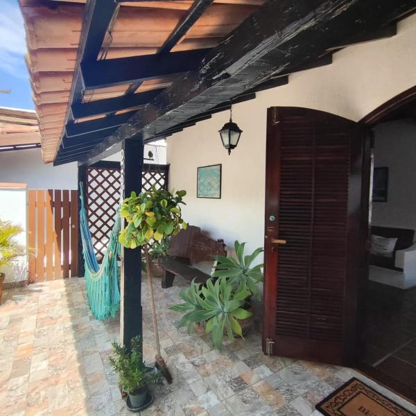 Excelente casa com garagem no centro de Búzios!