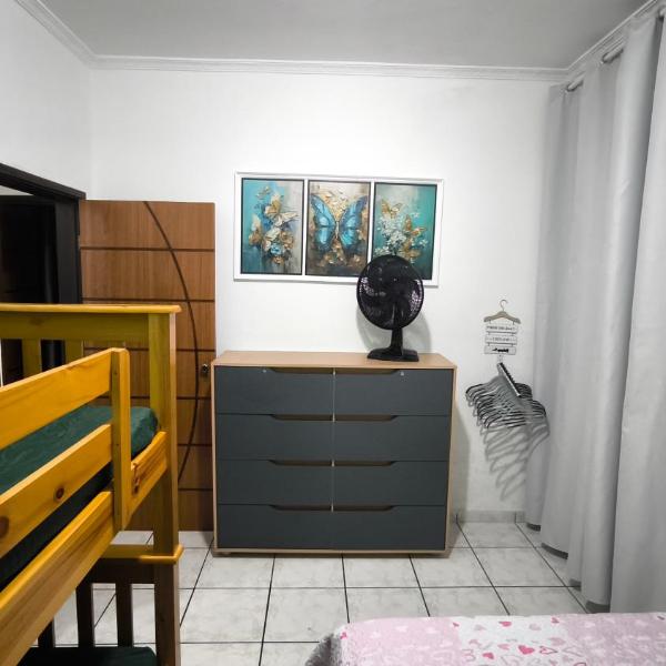 Apto aconchegante com 2 quartos, a 40mt da praia em frente a feirinha da Guilhermina - Foto 2