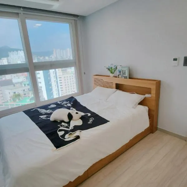 Central H apartment Grande, хотел в Пусан