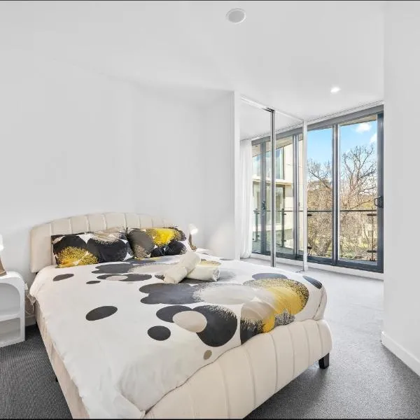 Central North Braddon – Steps from Cafes & Shops, hotel em Braddon