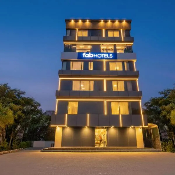 FabHotel Yendluri's Abode, hotel v destinaci Lingampalli