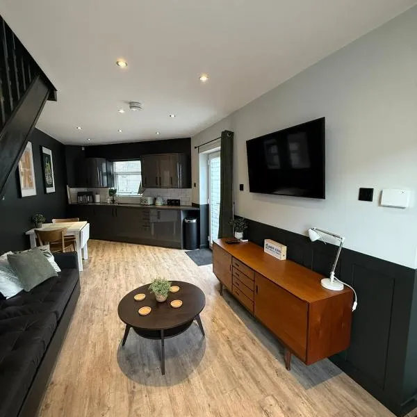 Studio 77 - Stylish 1 Bedroom End Terrace House, hotel din Sheffield